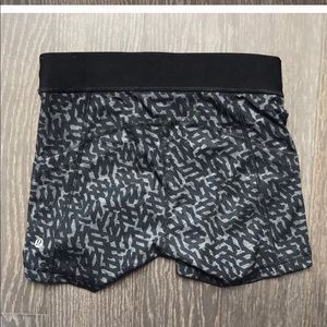 Lululemon shorts/ spandex